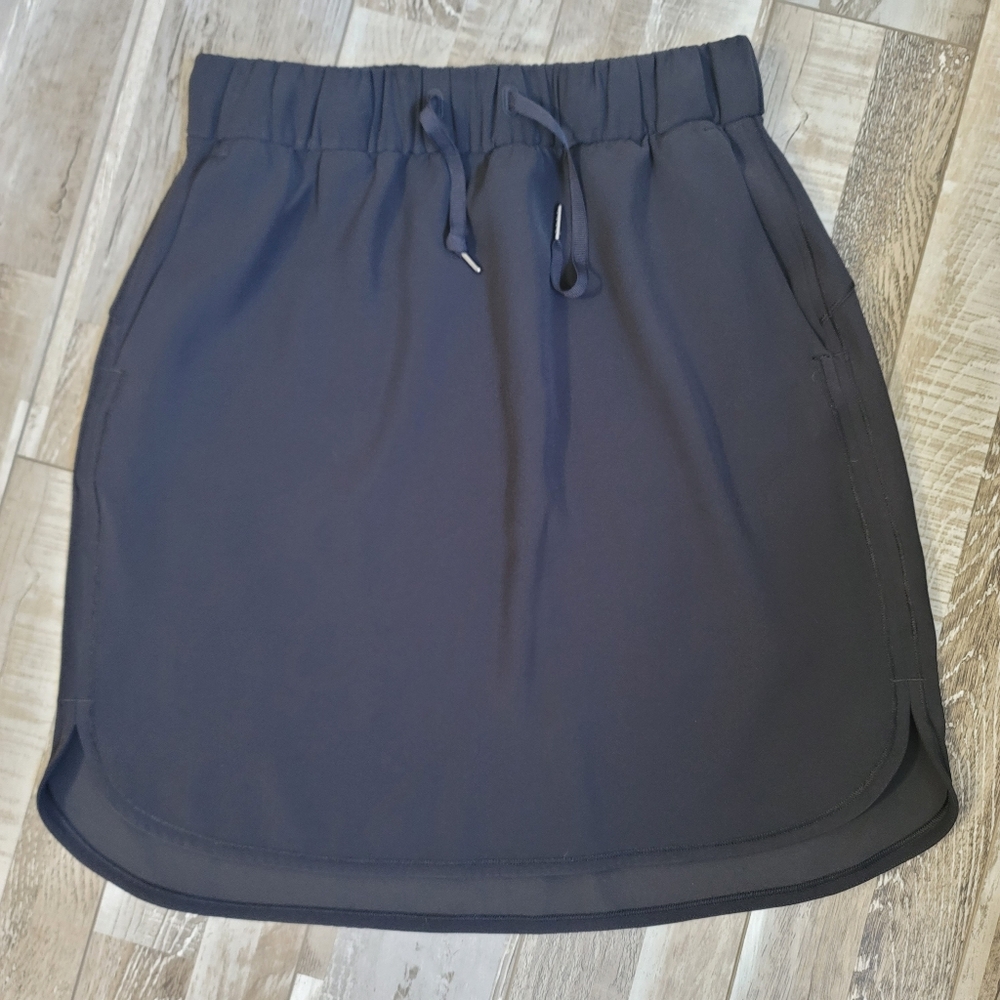 Lululemon On The Fly Black Skirt Size 8